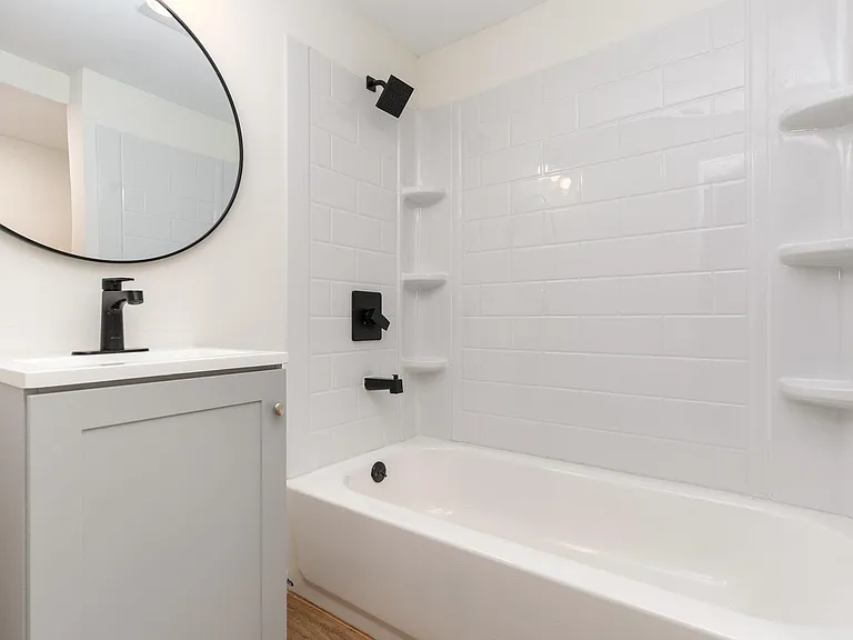 3245 Koenig Ave — Photo 6
