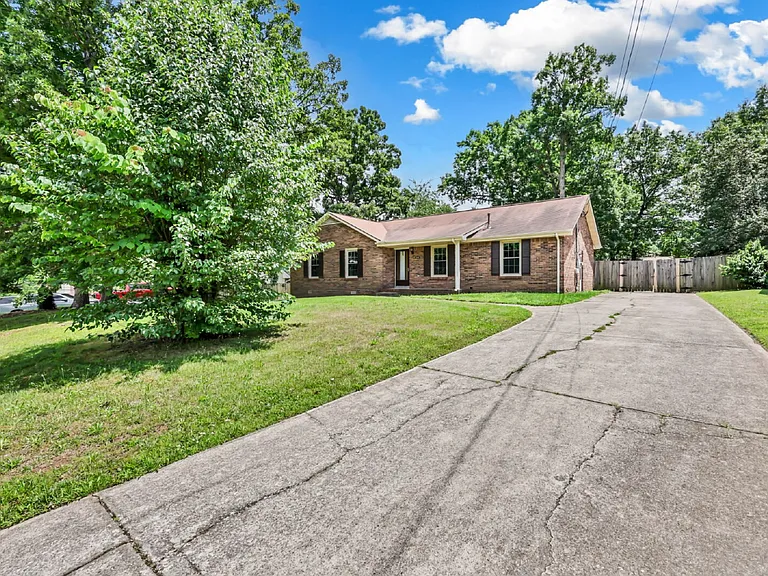 502 Havendale Ct — Photo 4