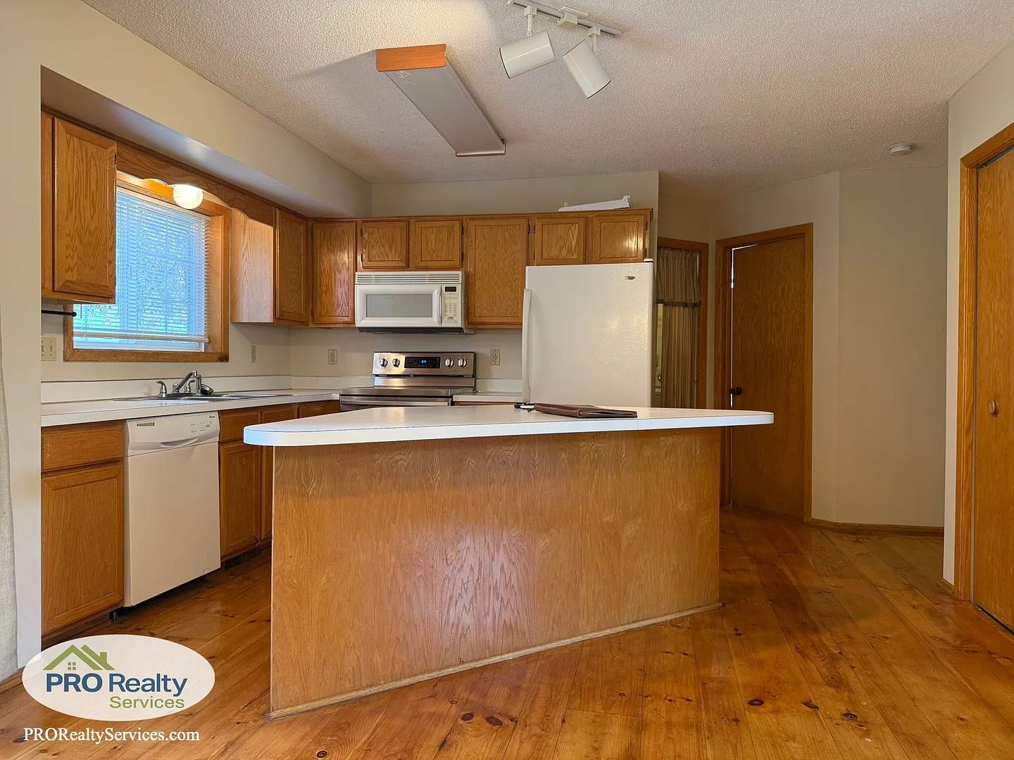 2 Bedroom Townhome **Half off 1 Month's Rent with a November 2026 Move In** — Photo 4