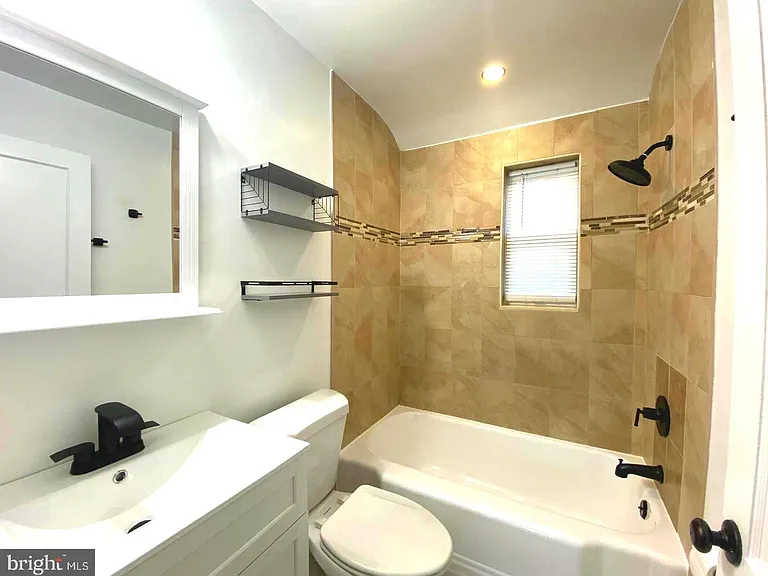 11005 Amherst Ave — Photo 19