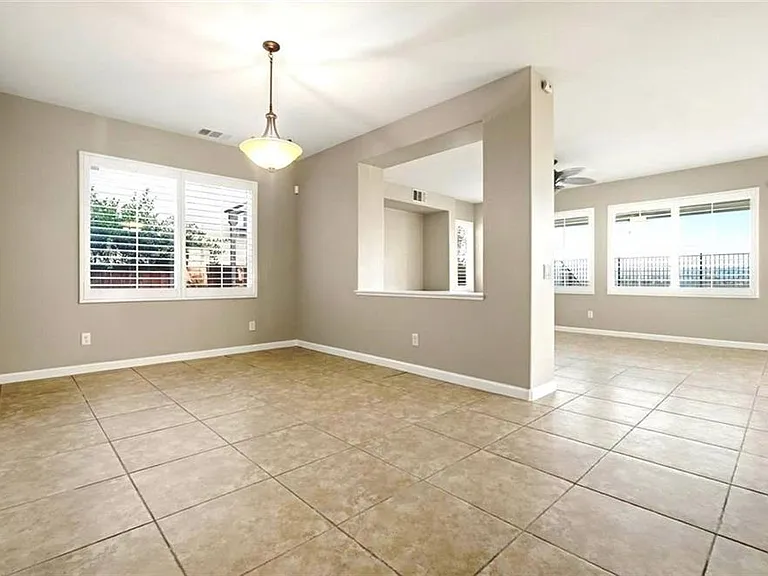 29056 Barcelona Ct — Photo 11