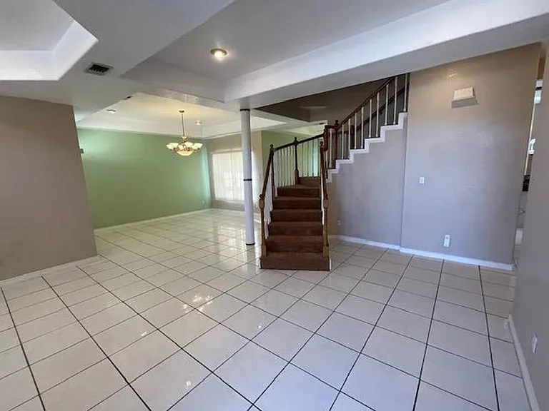 112 Deborah Kay St — Photo 5