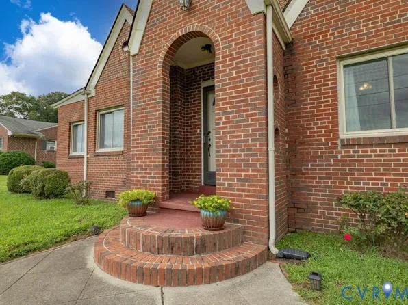 1300 Sussex Dr, Emporia, VA 23847