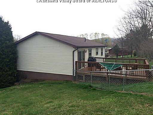 5th image of 206 Village Ct