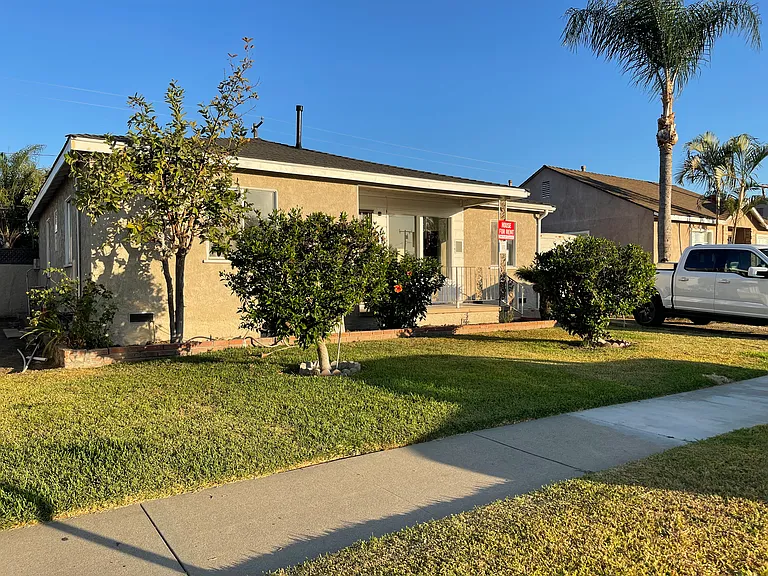 7618 Vicki Dr — Photo 2