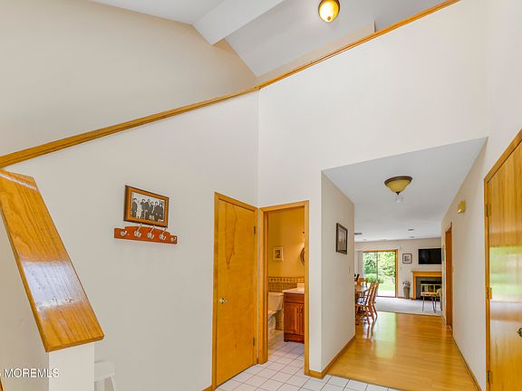 4th image of 92 Wigwam Lane