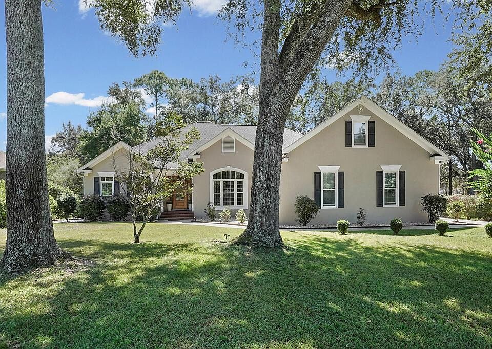 1st image of 908 Oak Hills Ln