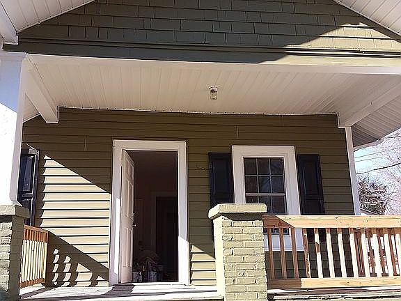 2nd image of 1122 Caldwell St