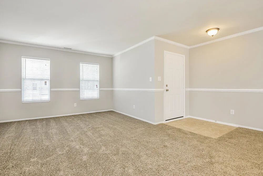 4 bed, 2.5 bath, 2724 sqft, $2,460 — Photo 3