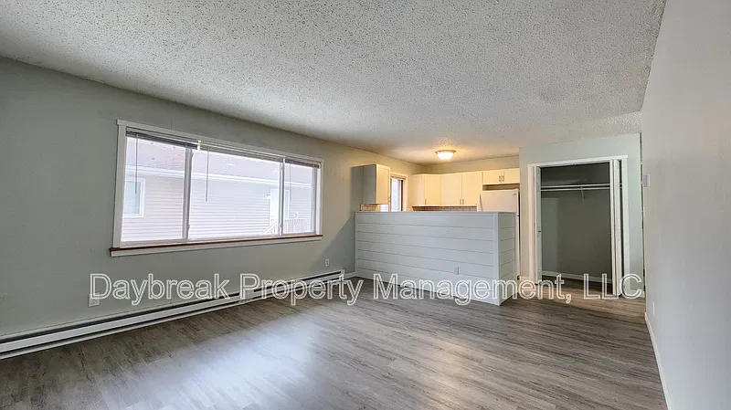 2 bed, 1.0 bath, $845 — Photo 2