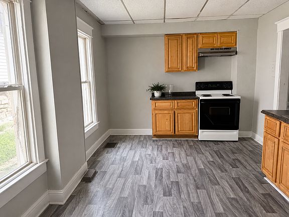 2nd image of 2610 Quincy Ave