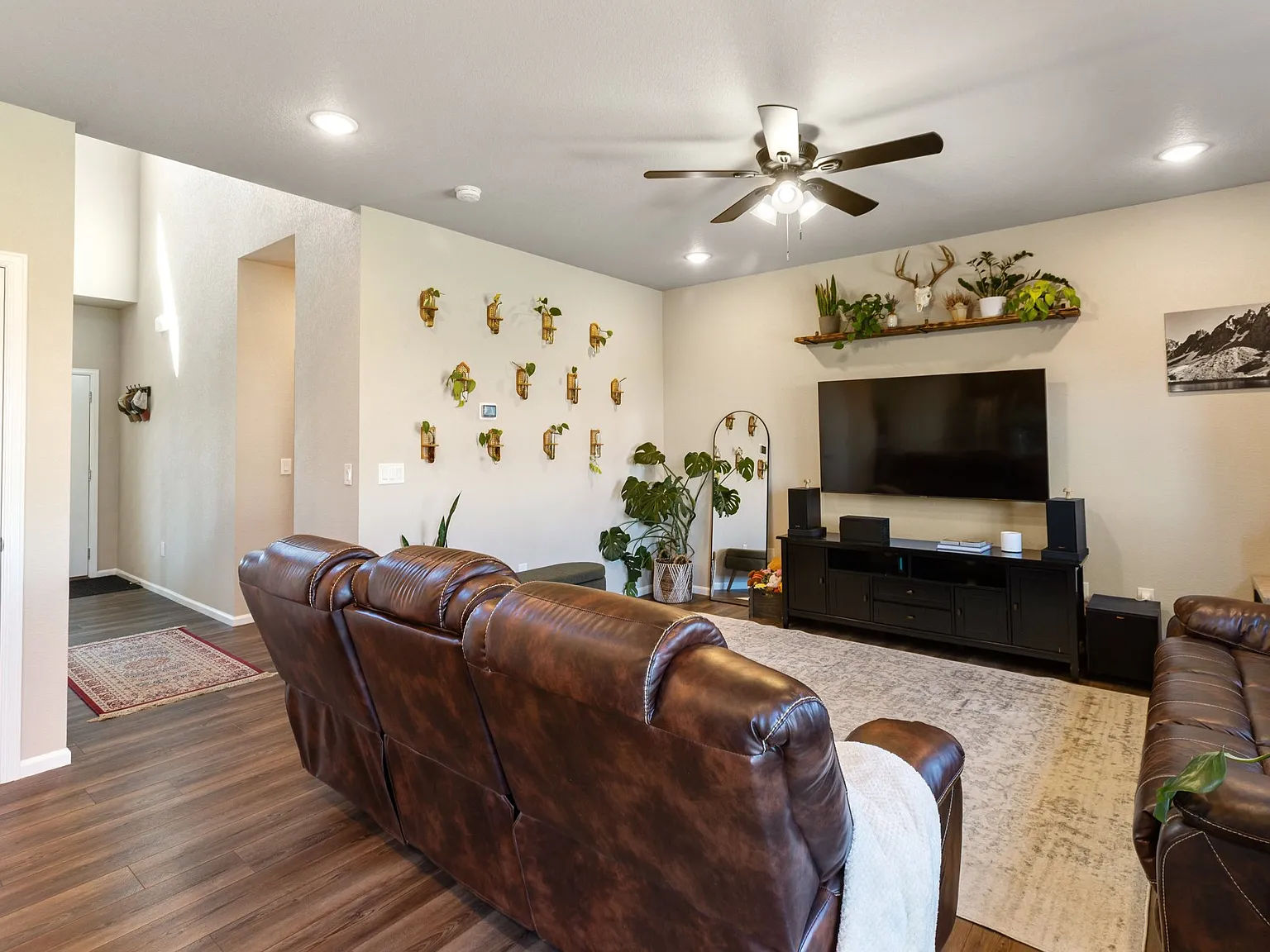 4 bed, 3.5 bath, 2876 sqft, $3,400 — Photo 3