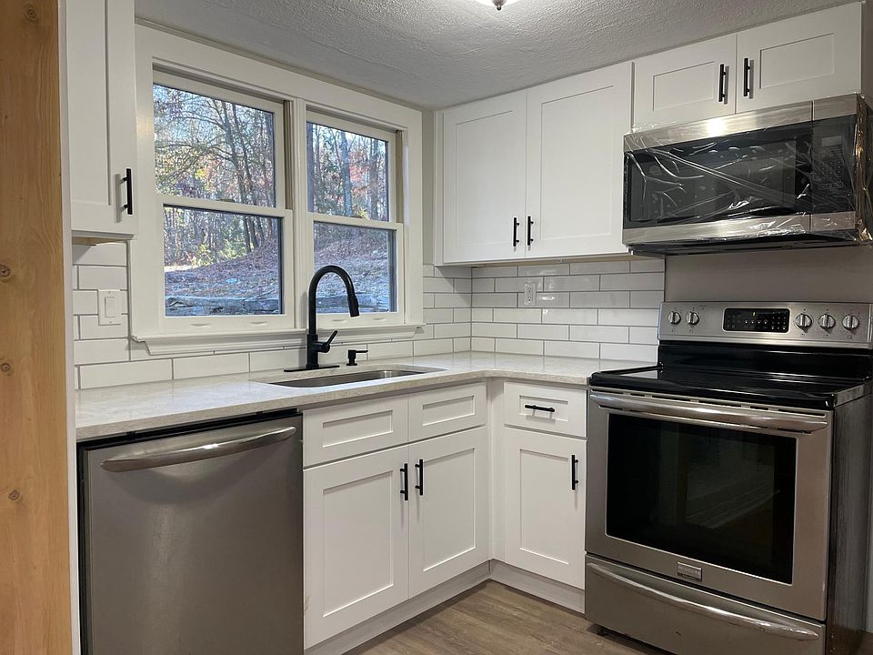 1st image of 5205 Oak Grove Cir