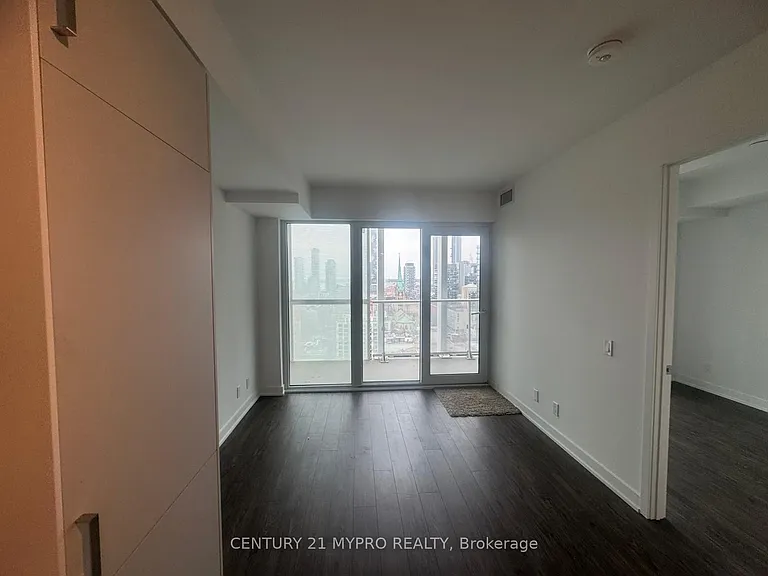 88 Queen St E #2105 — Photo 4
