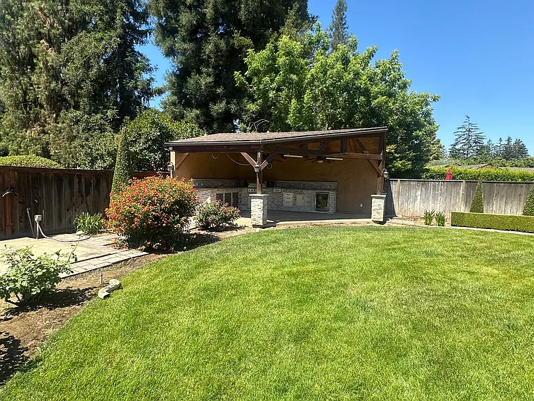 7247 N Dewey Ave — Photo 31