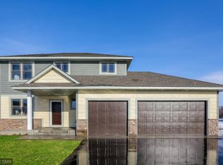 20697 Hamlet Ct N, Forest Lake, MN 55025