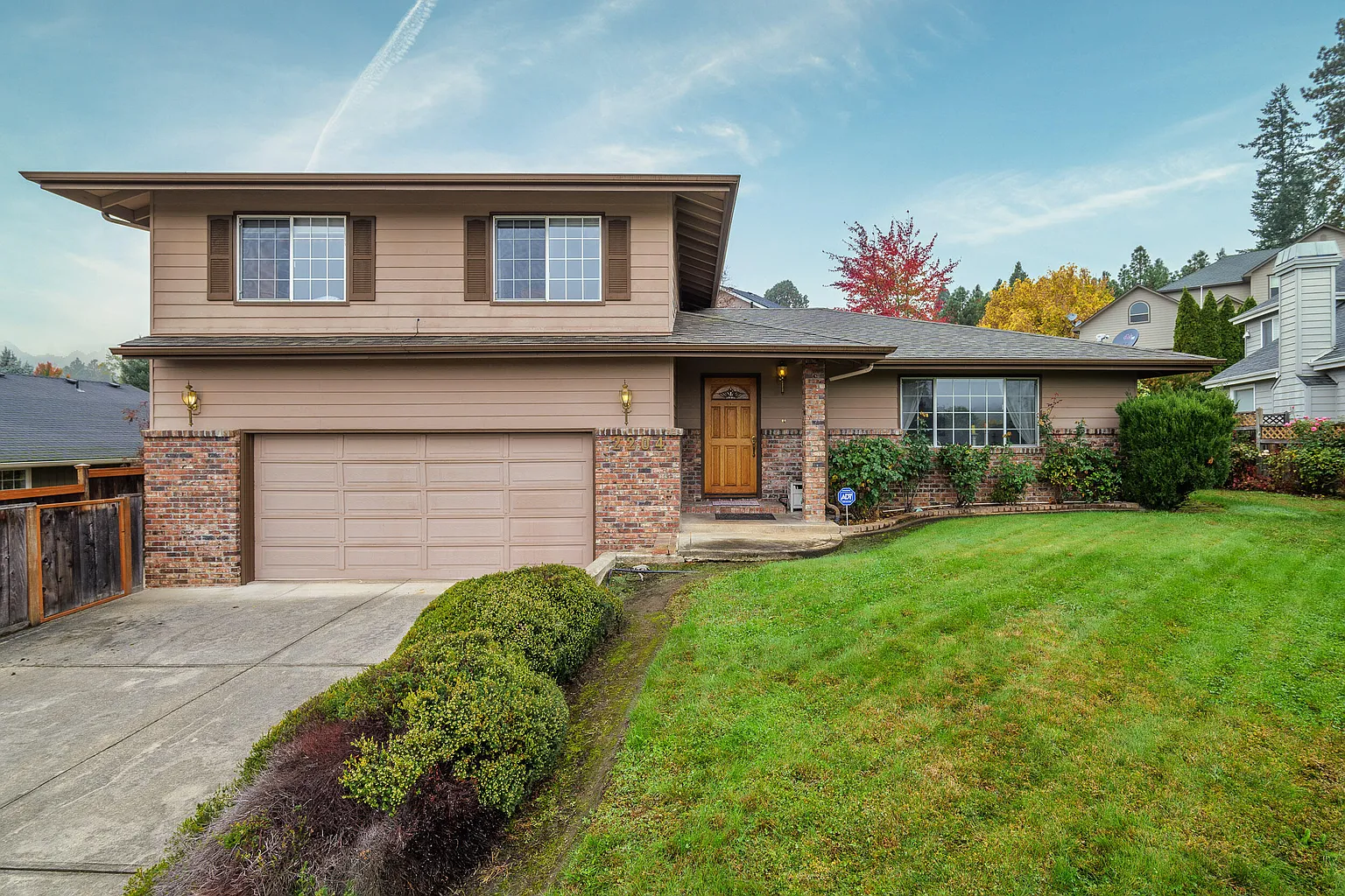 2204 NW Juliet Ln photo 1