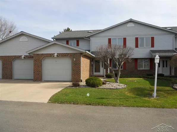 3 Wilshire Dr, Frankenmuth, MI 48734