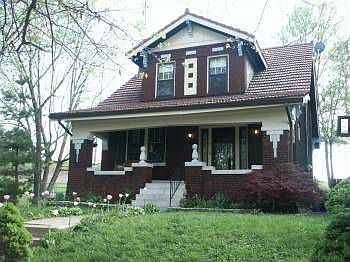 1st image of 450-452 Bellerive Blvd
