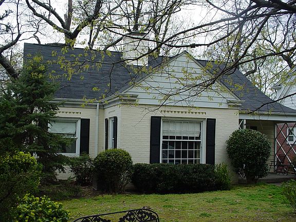 4th image of 801 Twyckenham Dr