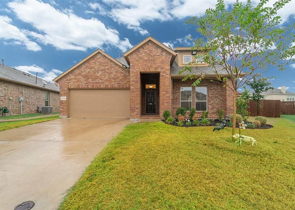 1st image of 15728 Oak Pointe Dr