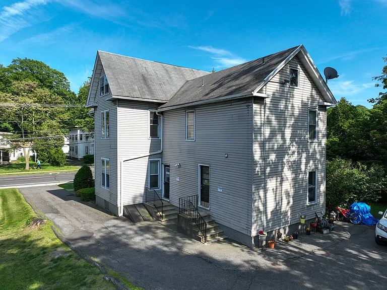 242 N Main St — Photo 7