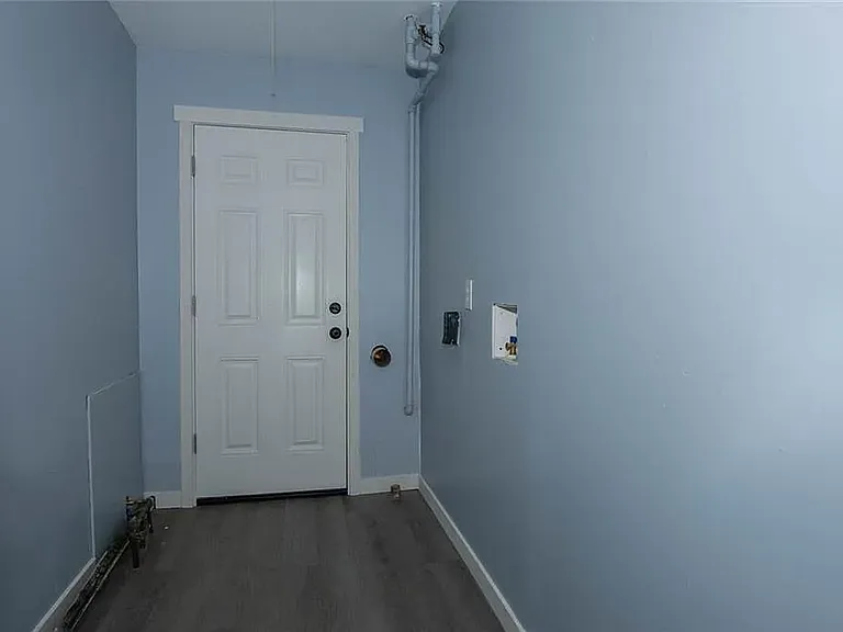 731 Worcester Ave — Photo 18