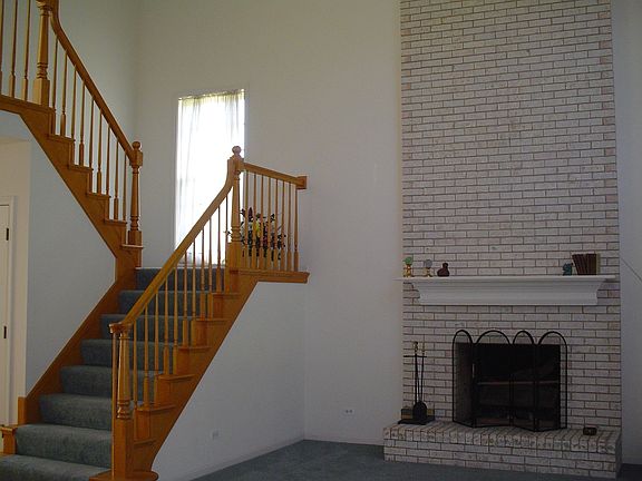 5th image of 133 N Dixon Dr