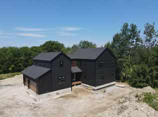 442 Blackstrap Rd, Falmouth, ME 04105