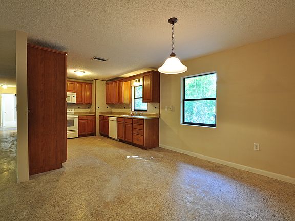 3rd image of 103 Sunrise Ln