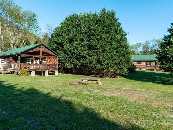 34 & 76 Lodge Cabin Ln, Hot Springs, NC 28743