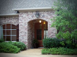 704 Chickasaw Dr S, Flowood, MS 39232