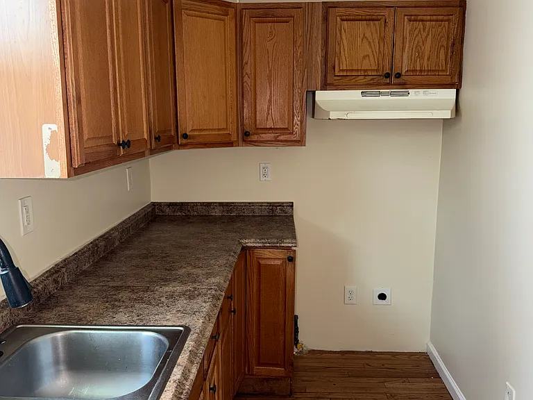 154 Oak Grove Ave #2 — Photo 3