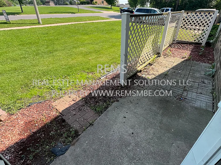 564 E Slifer St — Photo 10