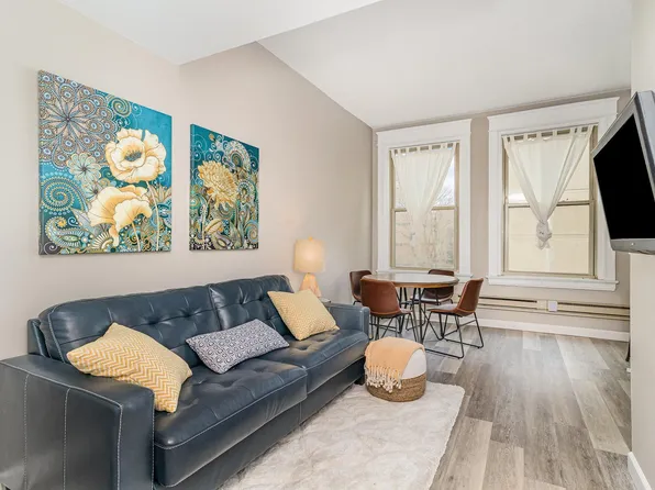 488 Wabasha St N Unit 303, Saint Paul, MN 55102