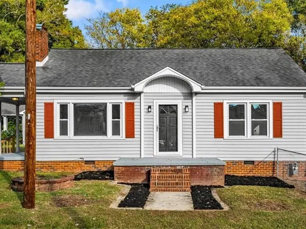 1024 Lawson St, Eden, NC 27288