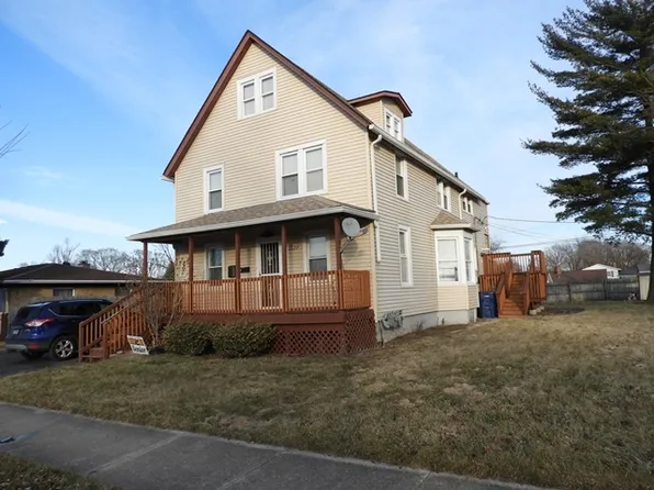 1527 Hervey Ave, North Chicago, IL 60064