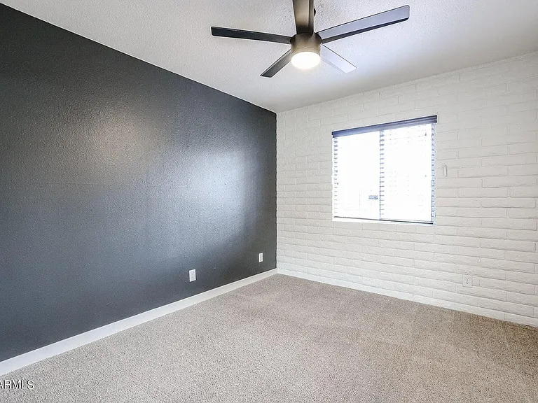 1803 W Maryland Ave — Photo 11