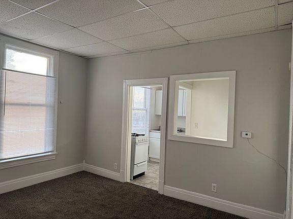 5th image of 912 N 10th St APT 4