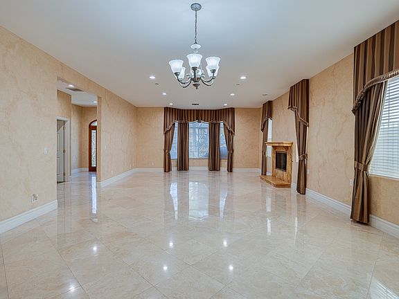 3rd image of 1026 E Verdugo Ave