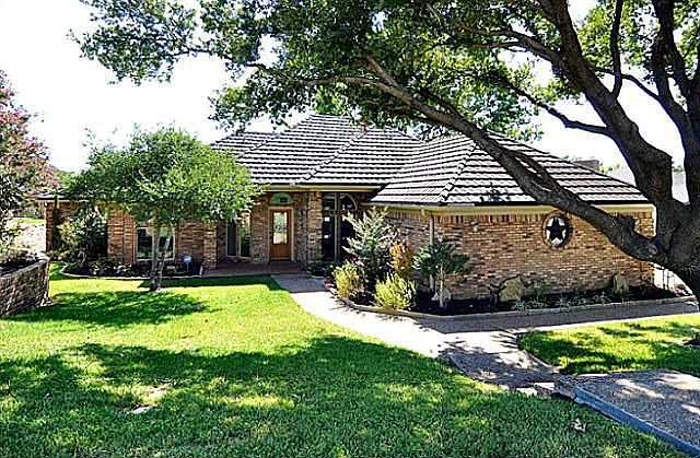 1st image of 223 Oak Hill Dr