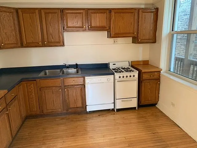 3601 N Ashland Ave — Photo 5
