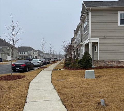 4th image of 204 Sagecroft Ln