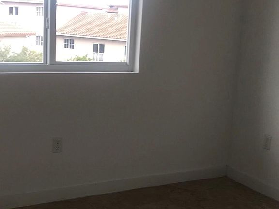 5th image of 7945 W 2nd Ct #1