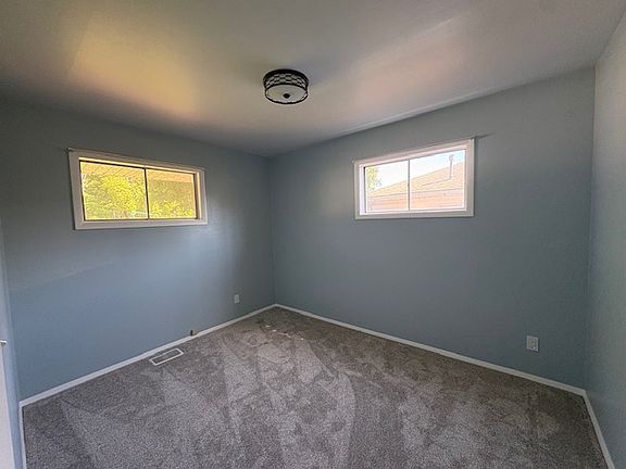 4th image of 2456 E Devonshire Rd