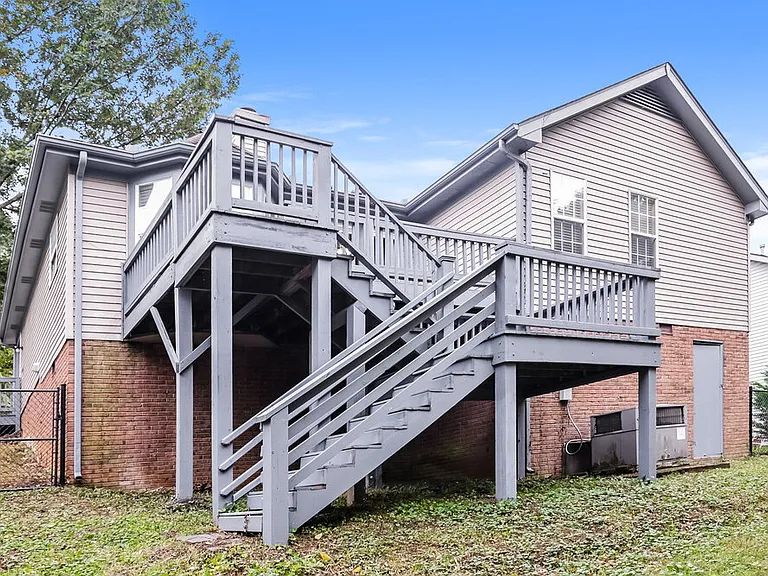 5340 Village Way — Photo 16