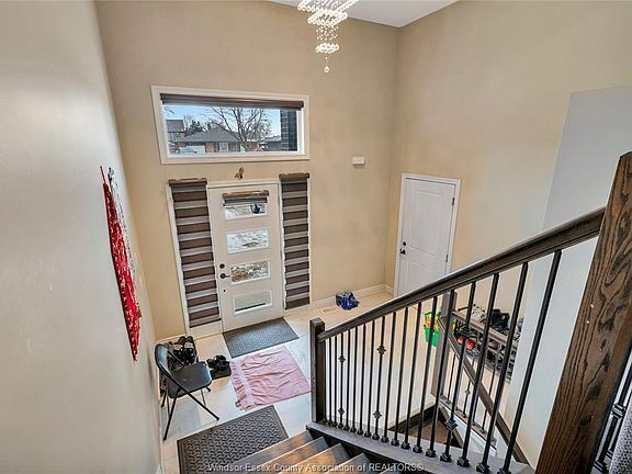 3rd image of 522 Lesperance Rd