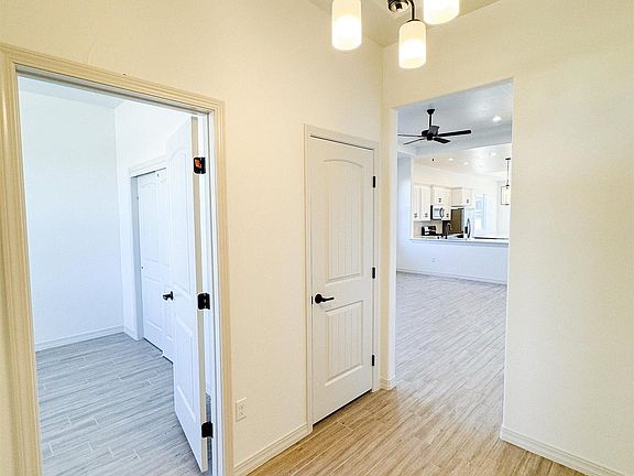 4th image of 913 Pima Dr