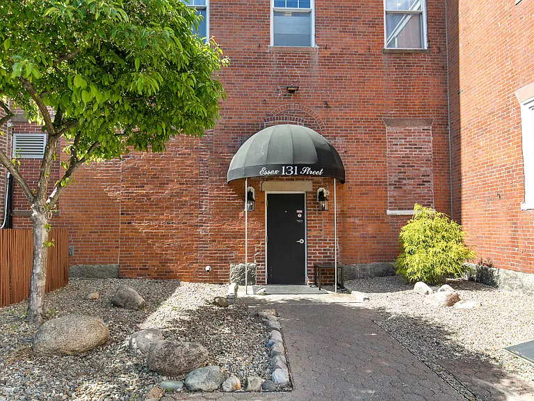 131 Essex St #33 — Photo 15