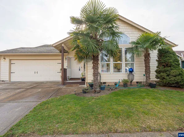 4826 Manning Dr NE, Salem, OR 97305